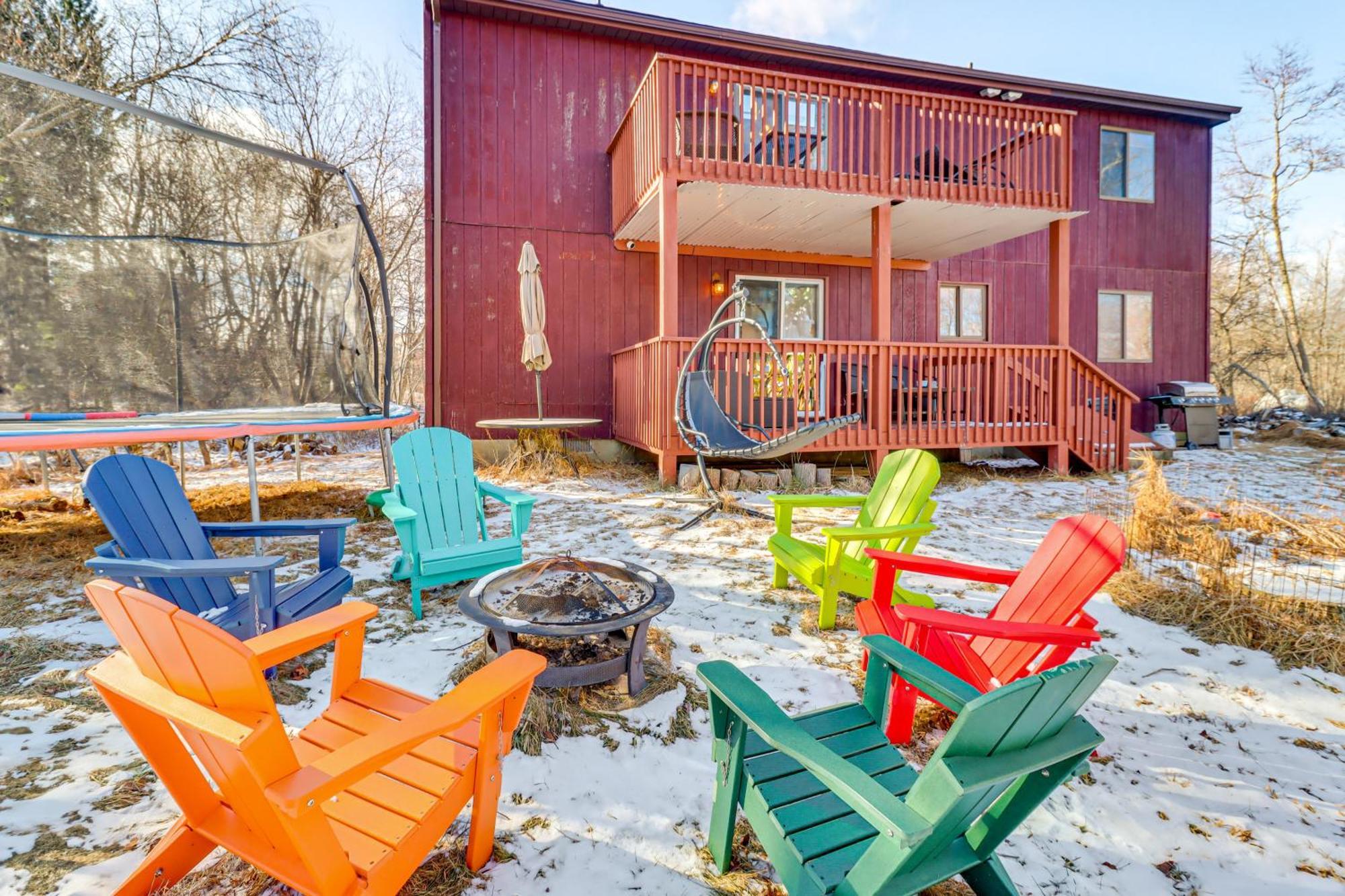 Poconos Home With Private Spa And Fire Pit Long Pond Екстериор снимка