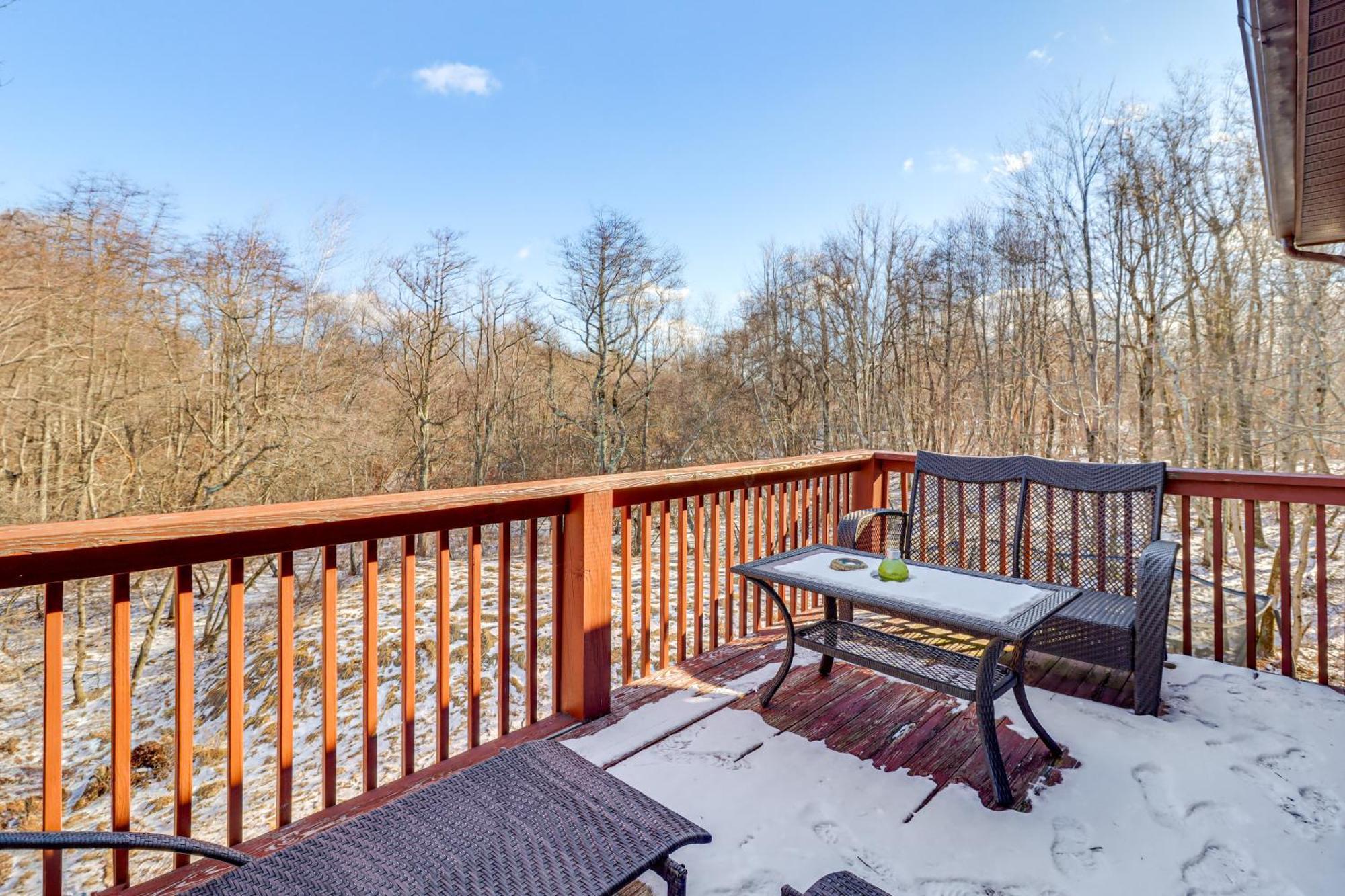 Poconos Home With Private Spa And Fire Pit Long Pond Екстериор снимка